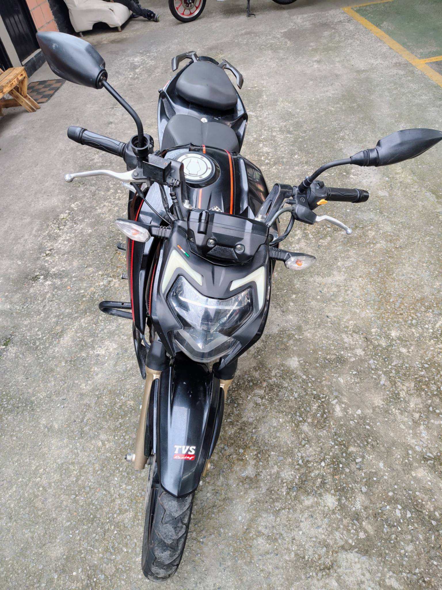 Foto 2 - Venta TVS APACHE 200